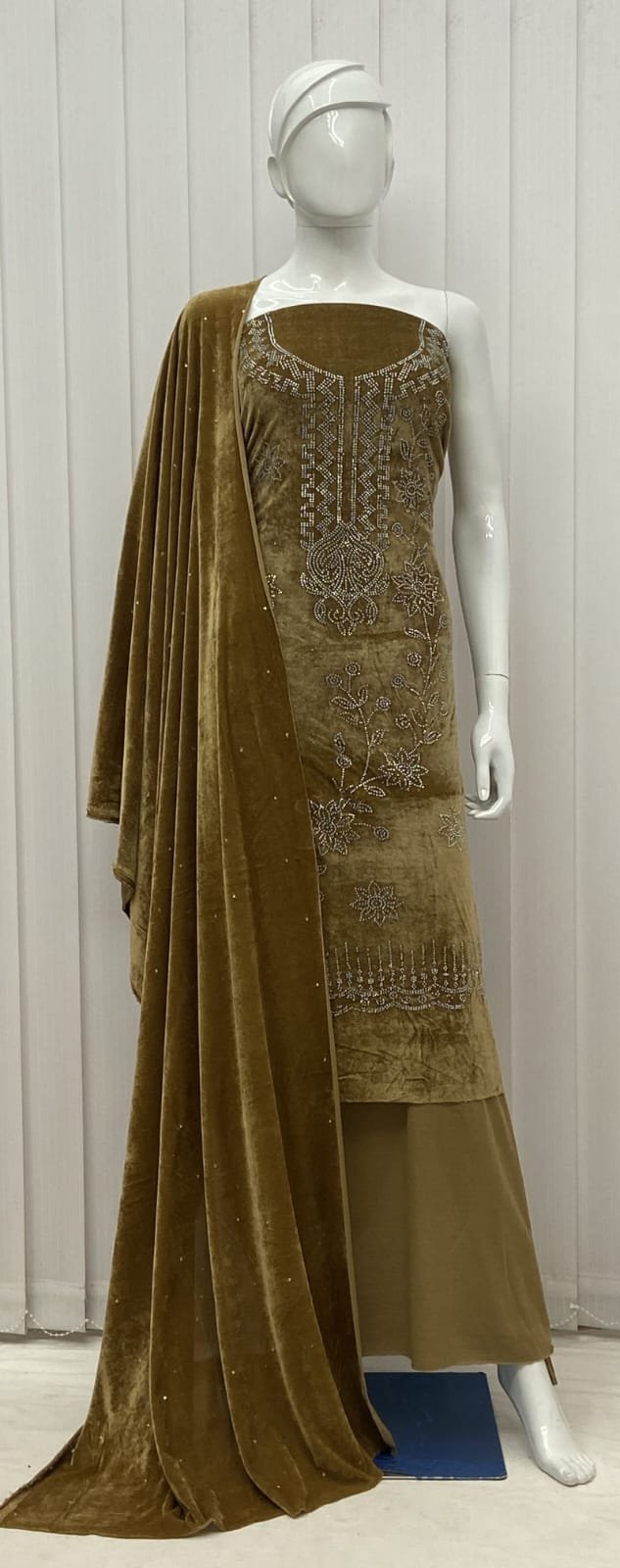 WOOLEN SUIT - Image 3